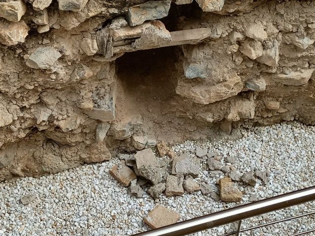 Huermur denuncia la pertinaz inundación y la falta de horario de apertura de la muralla de Verónicas