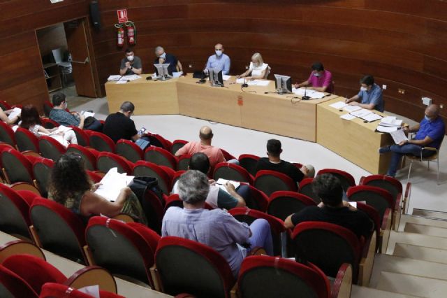 Alcanzado por unanimidad un preacuerdo para aprobar el convenio colectivo que beneficiará a los más de 3.000 empleados públicos del Ayuntamiento de Murcia