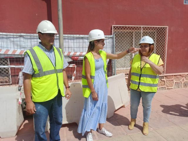 El Ayuntamiento junto con Aguas de Murcia realiza obras de renovación de la red de abastecimiento en Lobosillo