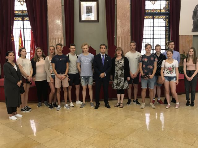 14 estudiantes finlandeses conocen Murcia gracias al Instituto Hispánico