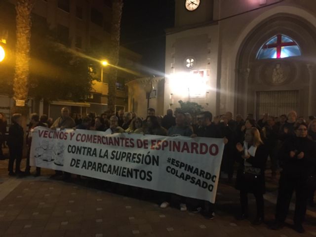 Cientos de vecinos salen a la calle en contra de las obras del Plan de Movilidad bajo el lema 'Espinardo vale más que un minuto'