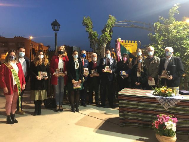 Los concejales del PP asisten al acto de presentación del catálogo de recetas de la Huerta en Puente Tocinos