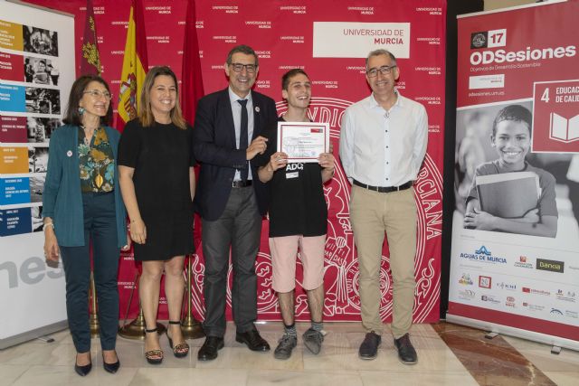 David Vigueras, elegido 'Voluntario del mes' del proyecto 17 ODSesiones de la Universidad de Murcia