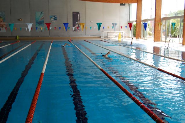 La piscina de la Universidad de Murcia es apta para personas alérgicas al cloro