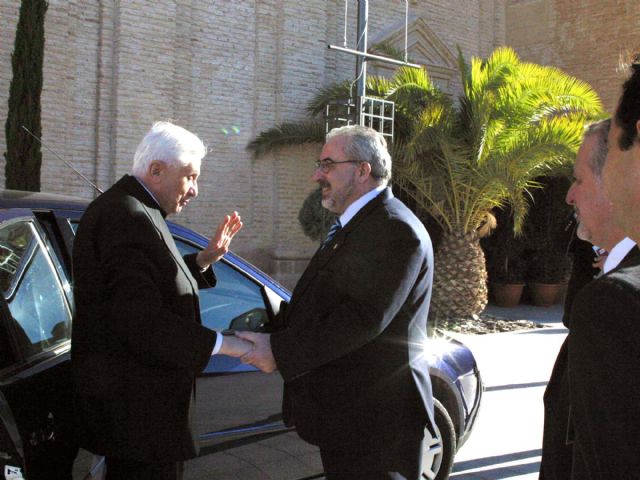 'Benedicto XVI ha pasado al Padre; en la UCAM contamos con un intercesor en el Cielo'